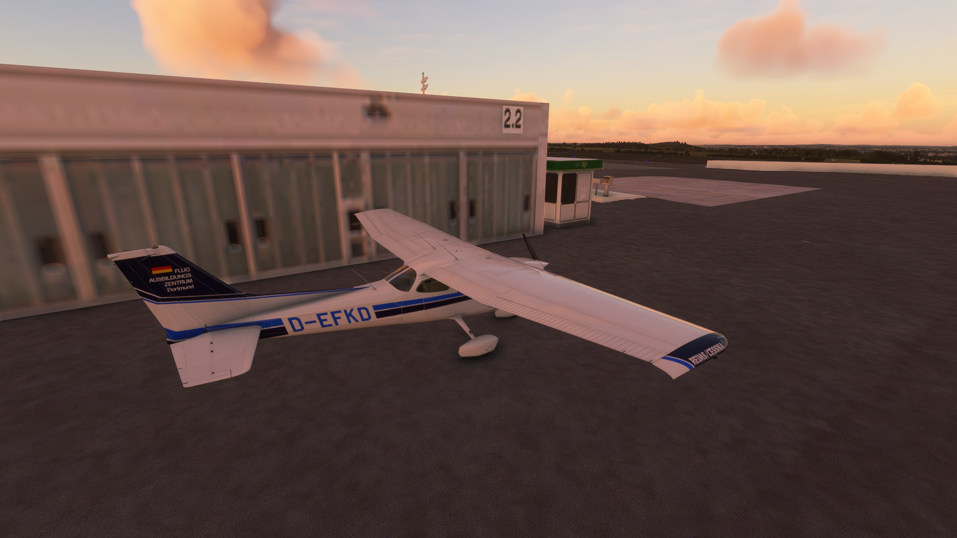 D-EFKD am Hangar 2.2 EDLW.png
